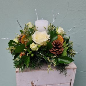 Christmas Candle- round arrangement